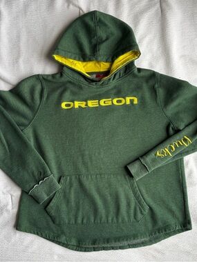 Oregon Ducks Embroidered Spell Out Women’s Hoodie Sweatshirt Size Medium Green